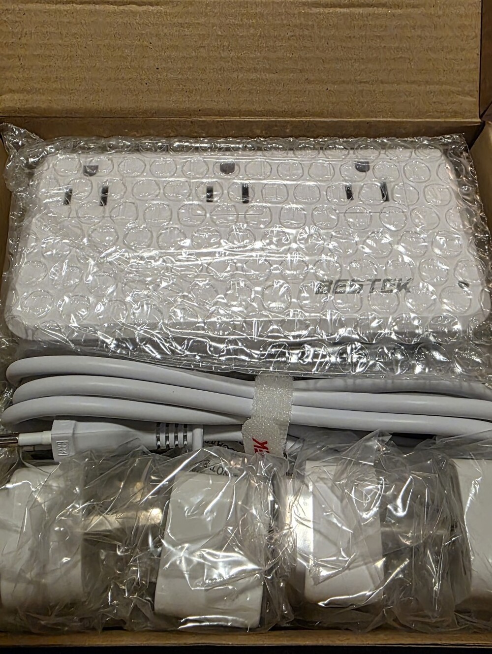 BESTEK 250W Travel Adapter/Power Voltage Converter‎ MRJ201GU 3AC & USB Ports